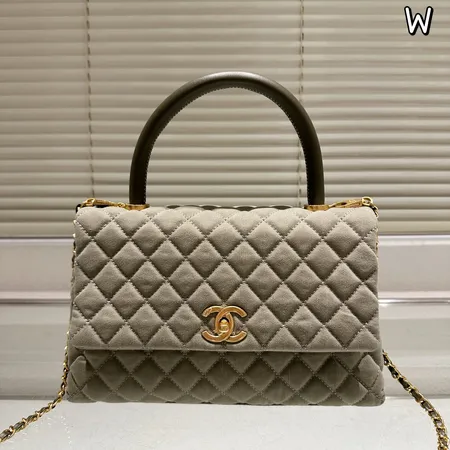 Chanel風エレガントスタイルを日常に取り入れる方法 のイメージ