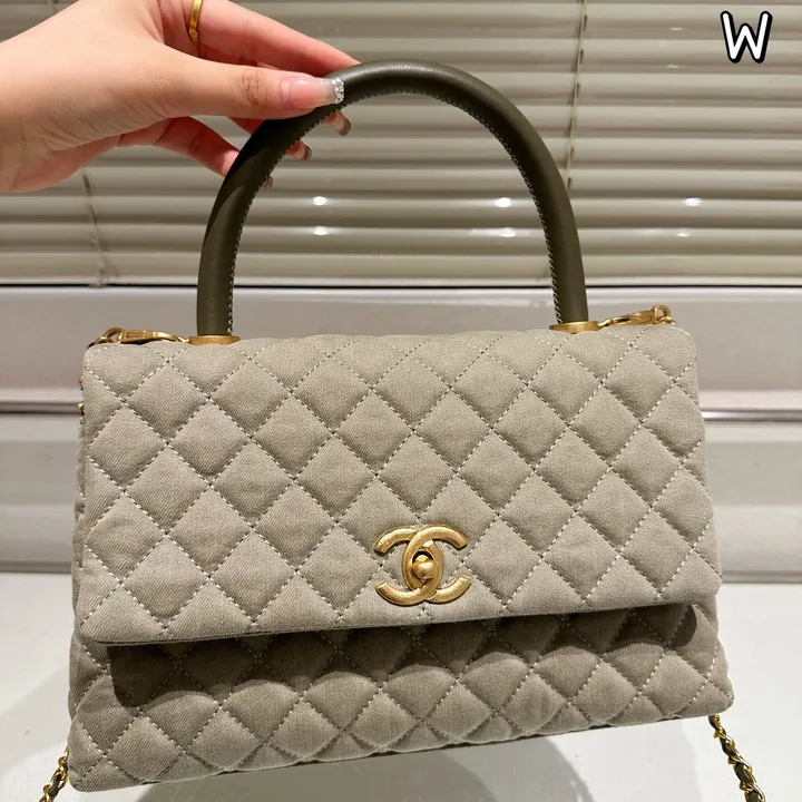 Chanel風エレガントスタイルを日常に取り入れる方法 素材・金具・開口部のディテール