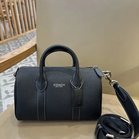 CoachとMichael Kors｜日常使いしやすいバッグ比較 のイメージ