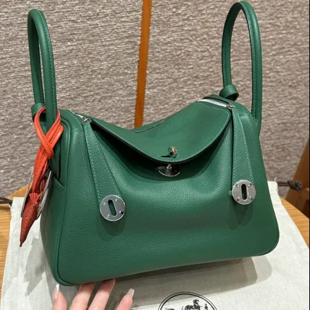 Hermèsのデザインから学ぶ上品なバッグ選び フォルムと全体バランス