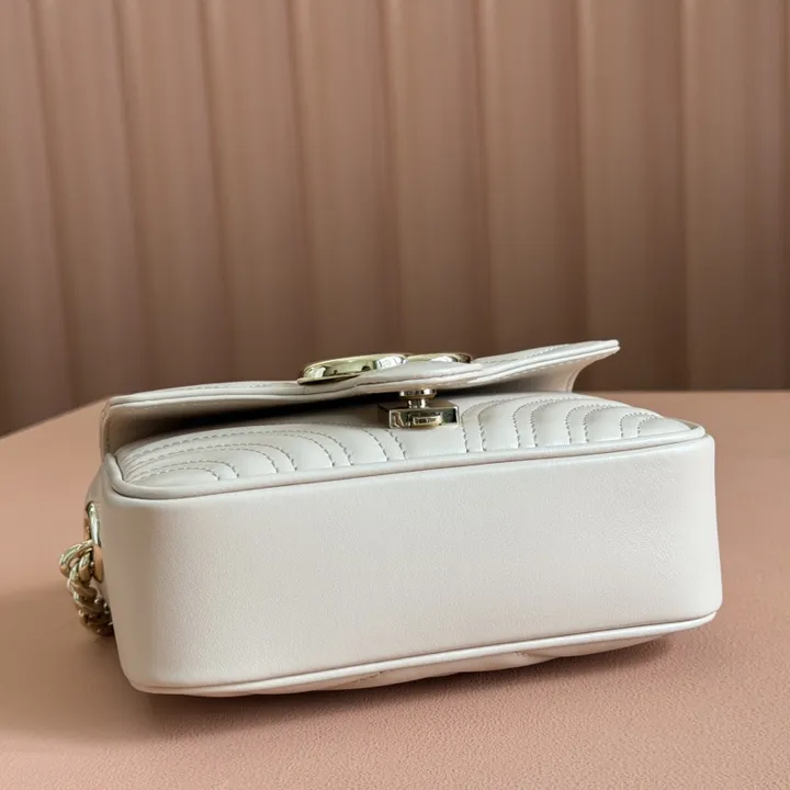 Gucciバッグ入門｜人気ラインと選び方 サイズ感と持ち方の参考